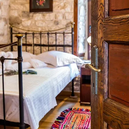 Holiday home Maroyda Stonehouse *