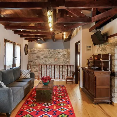 Maroyda Stonehouse *