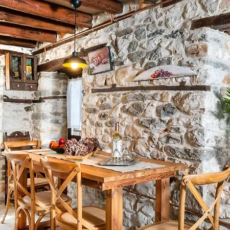 Holiday home Maroyda Stonehouse